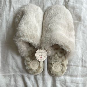 Brand new Anthropologie slippers size M/L